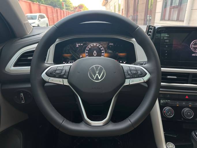 Volkswagen T -ROC 2023 280TSI DSG two-wheel drive time edition | Арт. CN-8551 — изображение 10