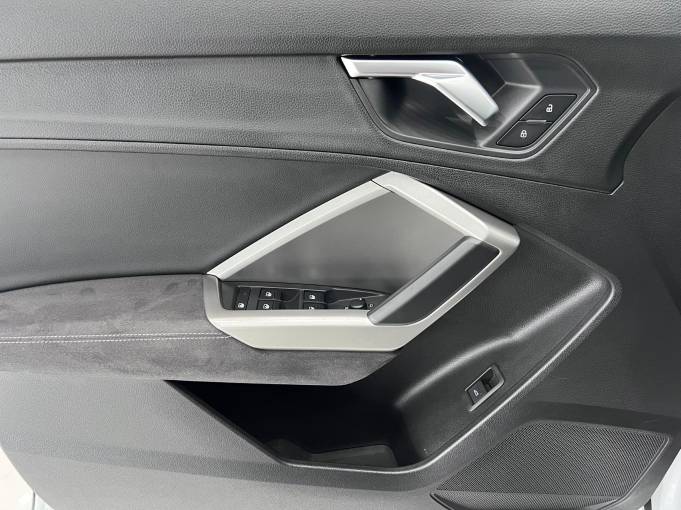 Audi Q3 2022 35 TFSI Fashion Dynamic Type China VI Emission Standard | Арт. CN-11376 — изображение 10