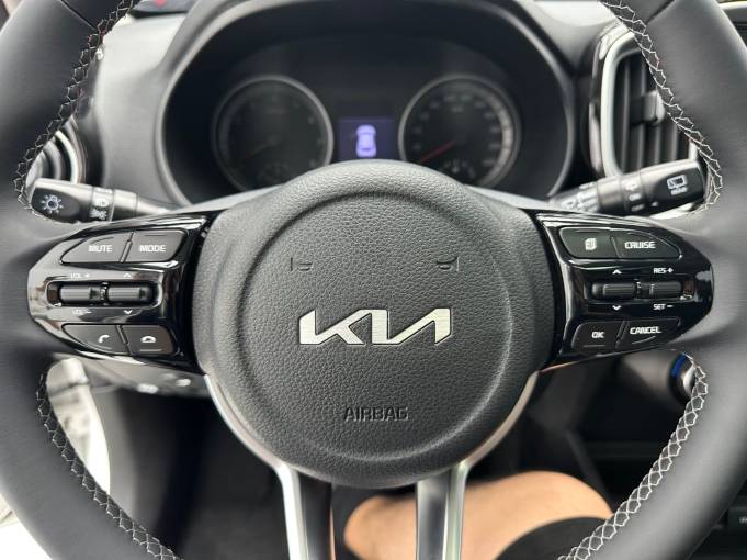 Kia Stonic 2021 1. 4L CVT Fun Enjoyment Sunroof Model | Арт. CN-11553 — изображение 12