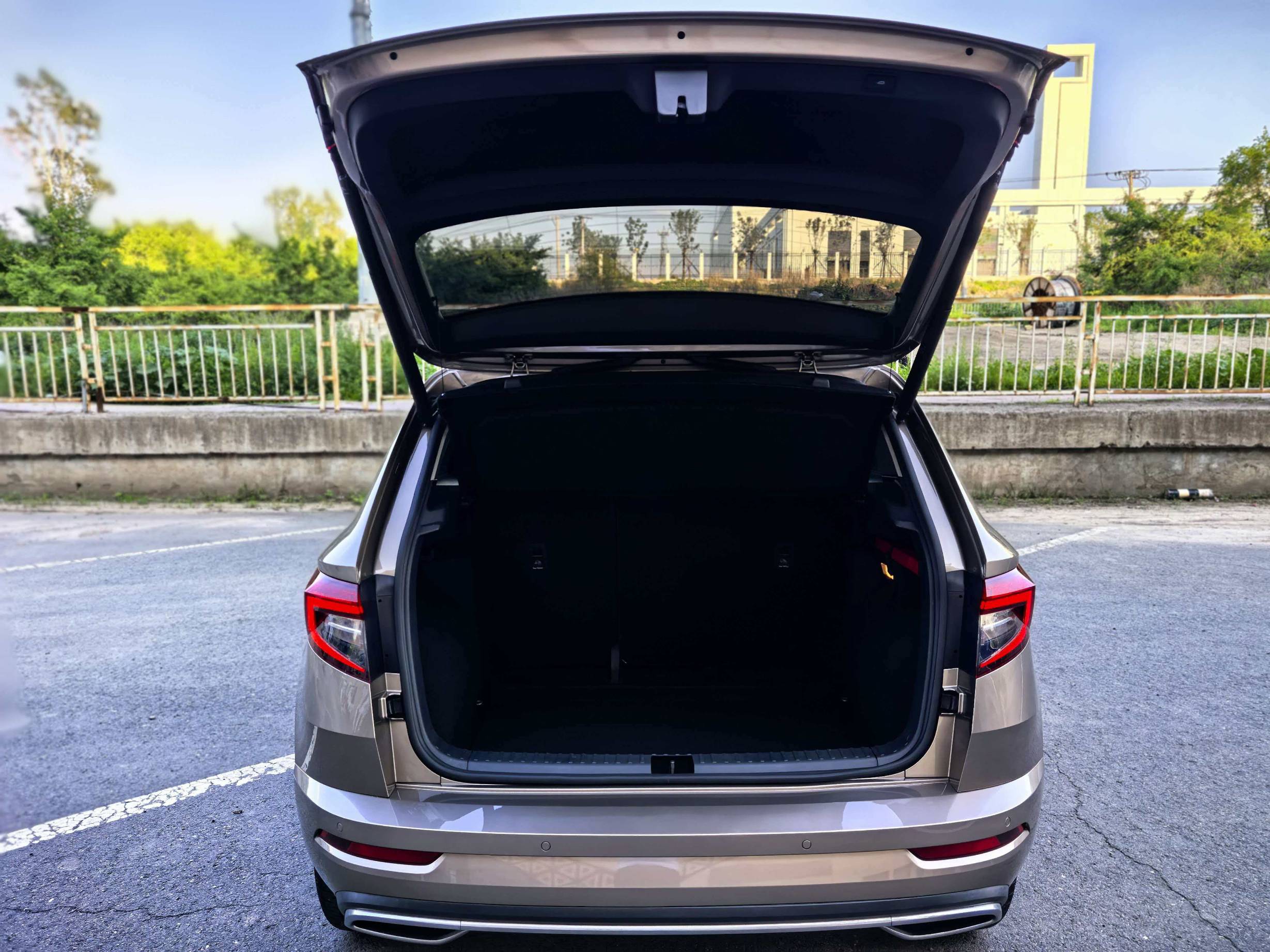 Skoda Karoq 2022 TSI280 Luxurious Enjoyment Edition | Арт. CN-11408 — изображение 5