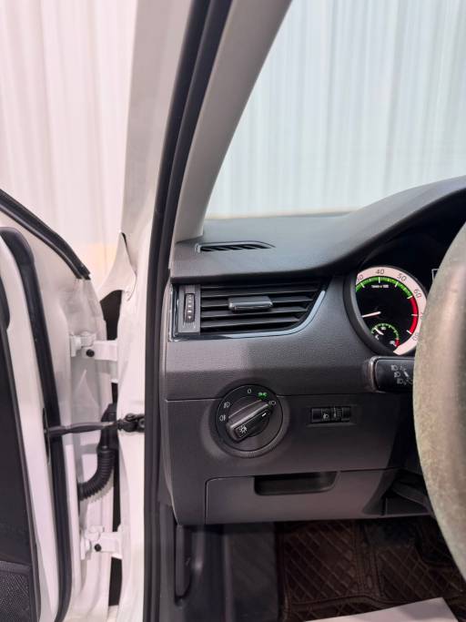 Skoda Octavia 2022 1. 5L Automatic Comfort Enjoyment Edition | Арт. CN-11603 — изображение 9