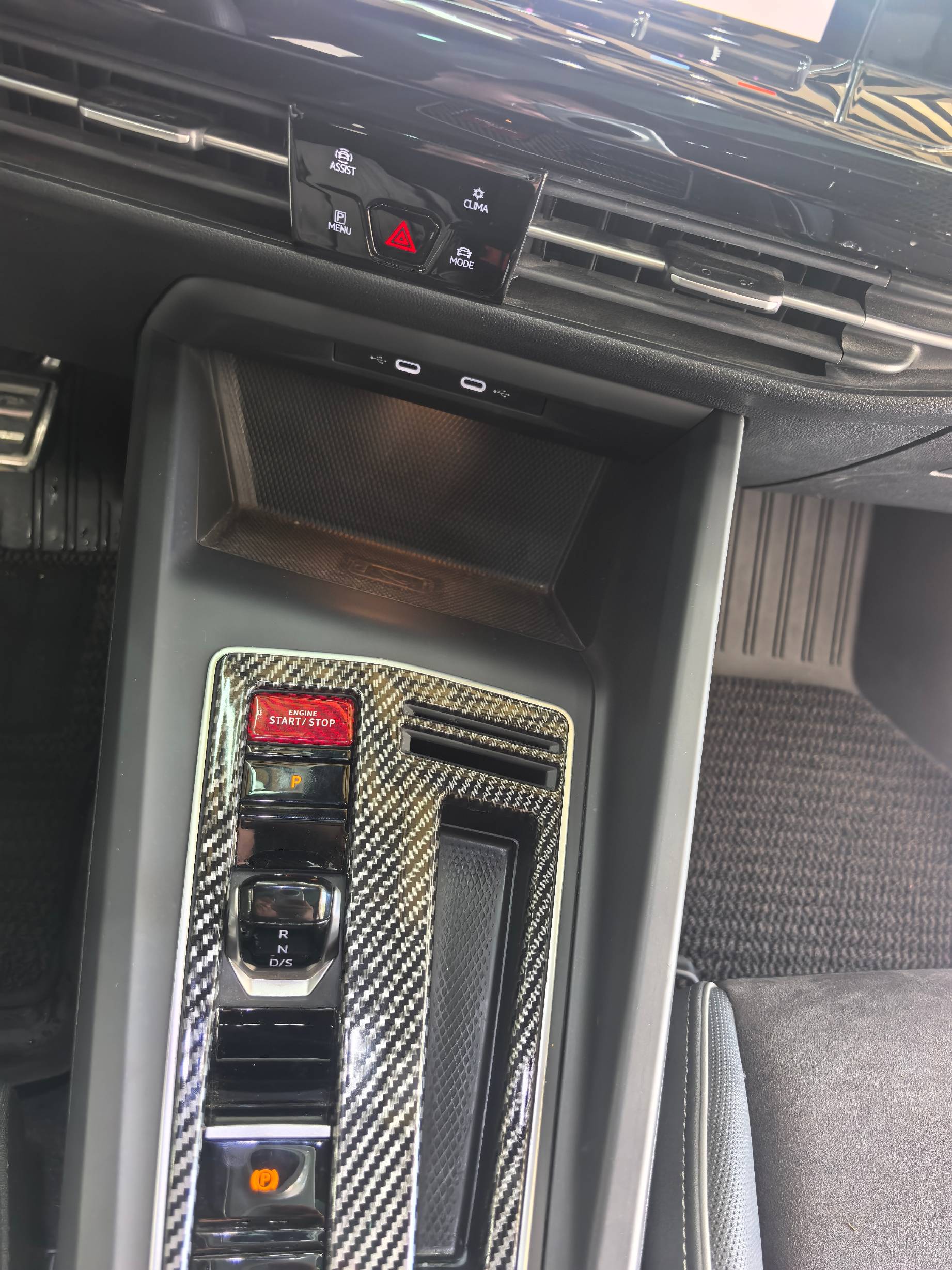 Volkswagen Golf 2023 Facelift 280 TSIDSG R-Line Lite | Арт. CN-11583 — изображение 10