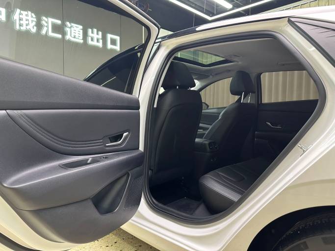 Hyundai Elantra 22 Modern Hyundai Elantra 1. 5L CVT LUX Noble Edition | Арт. CN-10889 — изображение 9