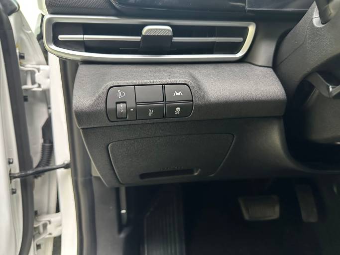 Hyundai Elantra 22 Modern Hyundai Elantra 1. 5L CVT LUX Noble Edition | Арт. CN-10889 — изображение 16